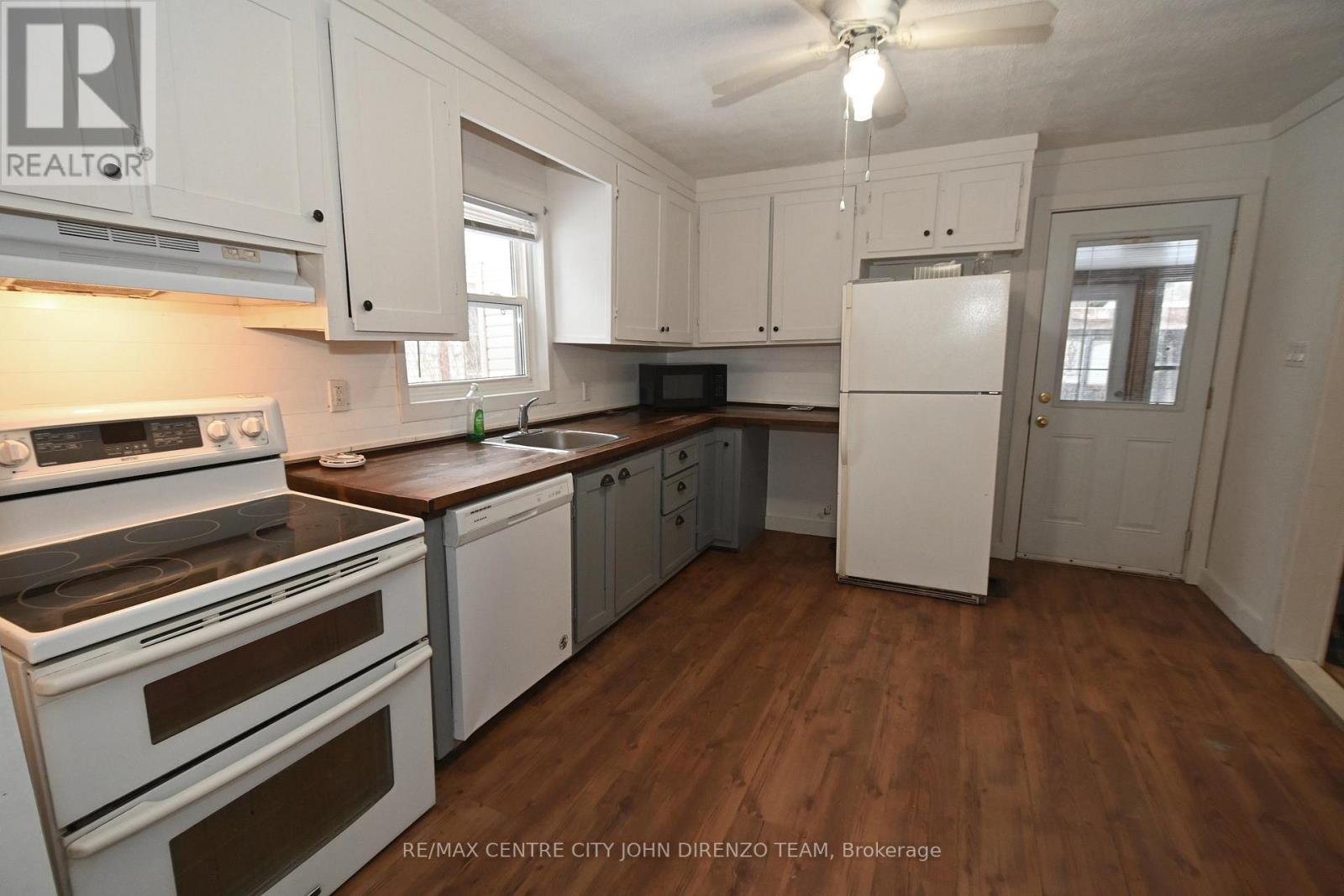 10 Henry Street, St. Thomas, Ontario  N5R 3L4 - Photo 4 - X12655138