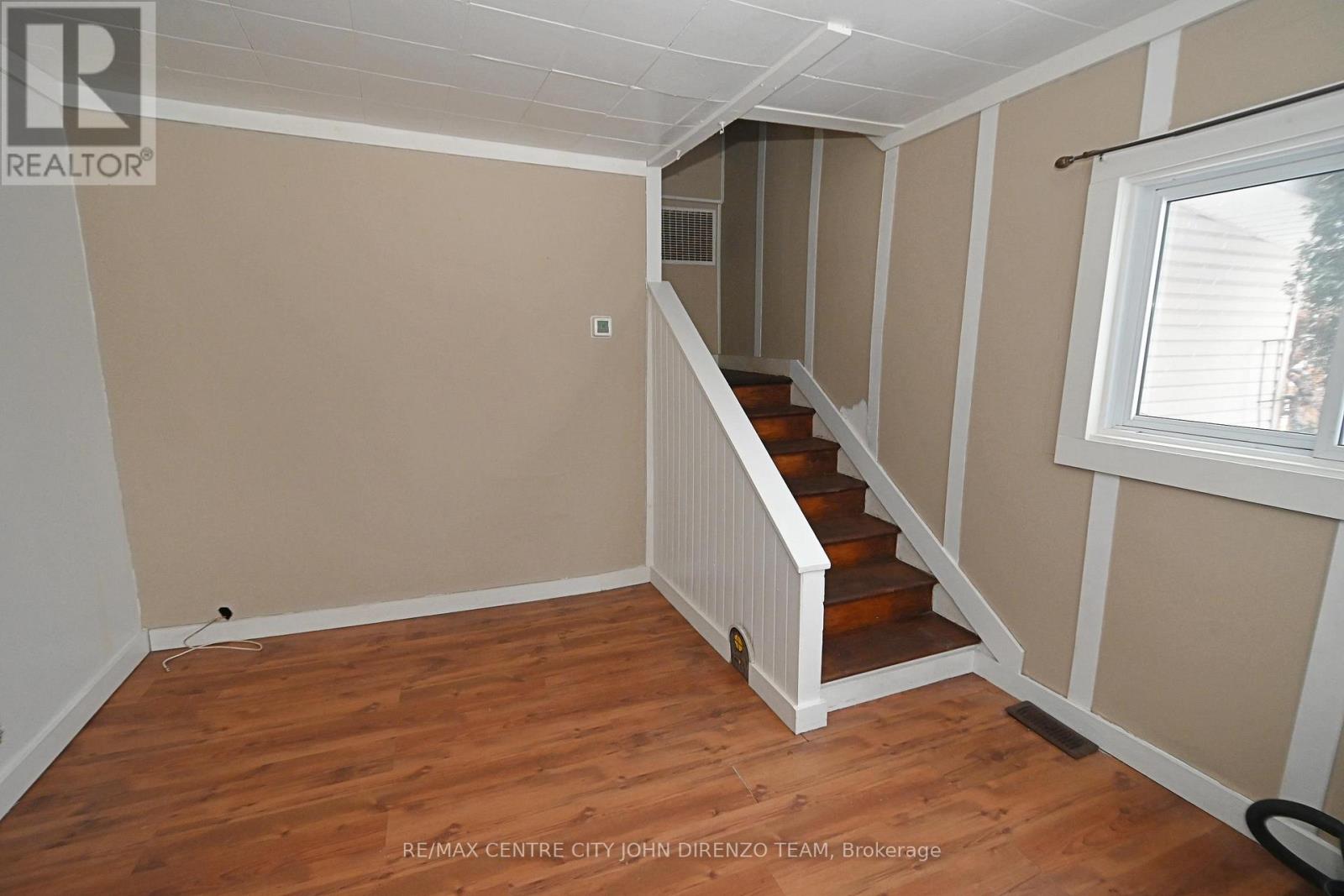 10 Henry Street, St. Thomas, Ontario  N5R 3L4 - Photo 8 - X12655138