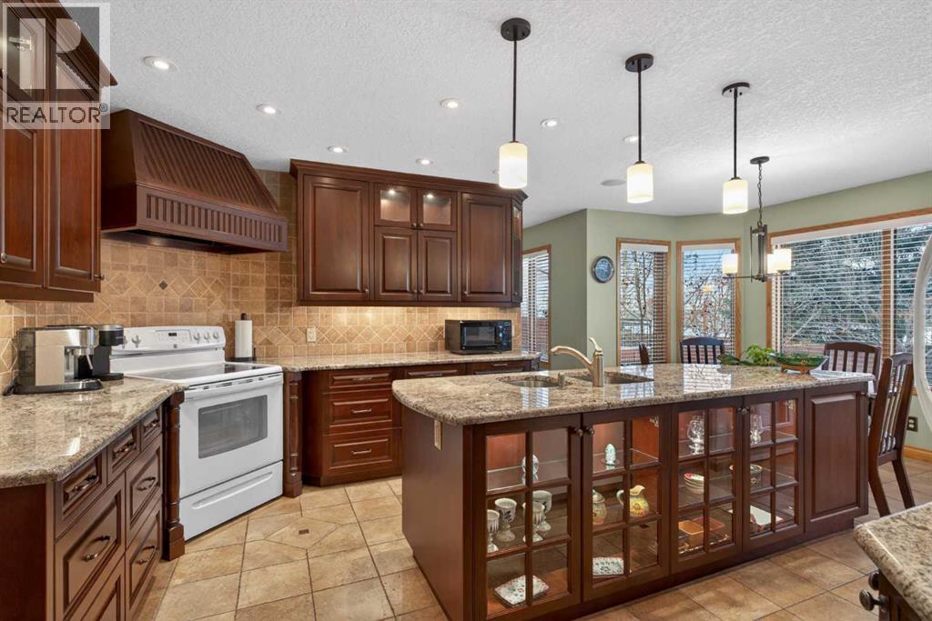 11 Sun Canyon Park Se, Calgary, Alberta  T2X 2Z2 - Photo 10 - A2276439