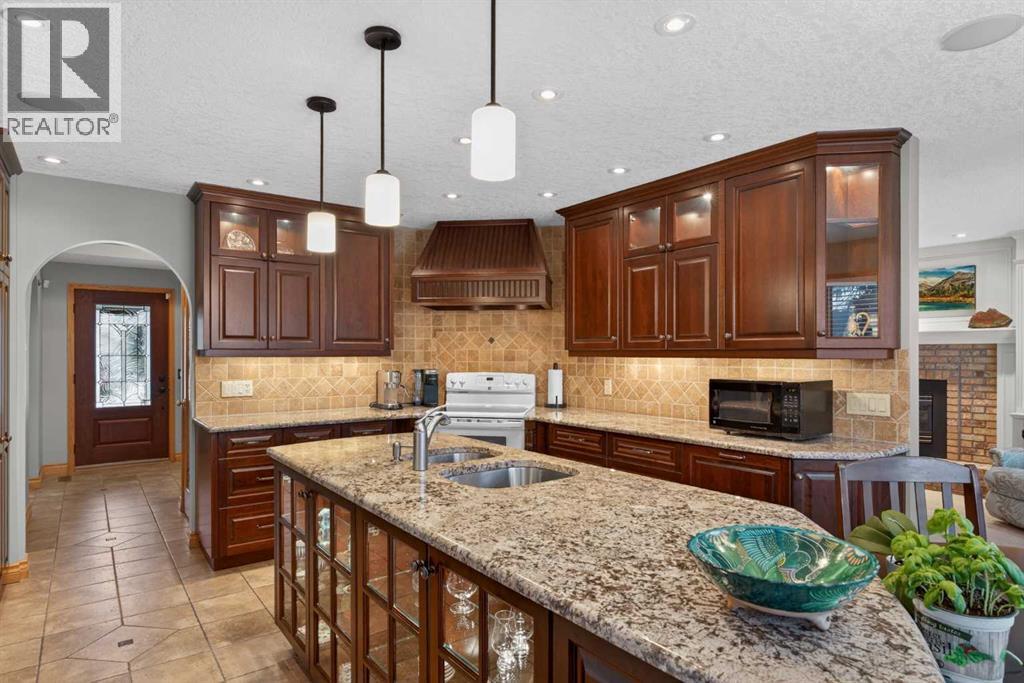 11 Sun Canyon Park Se, Calgary, Alberta  T2X 2Z2 - Photo 11 - A2276439