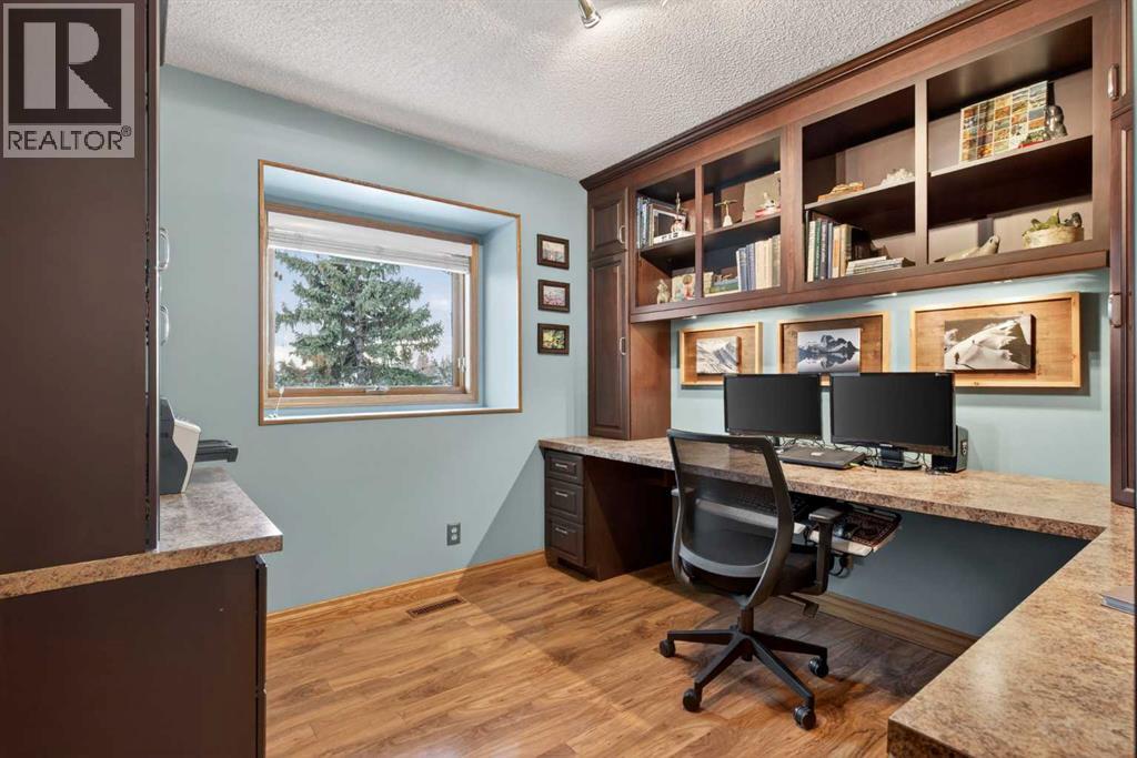 11 Sun Canyon Park Se, Calgary, Alberta  T2X 2Z2 - Photo 31 - A2276439