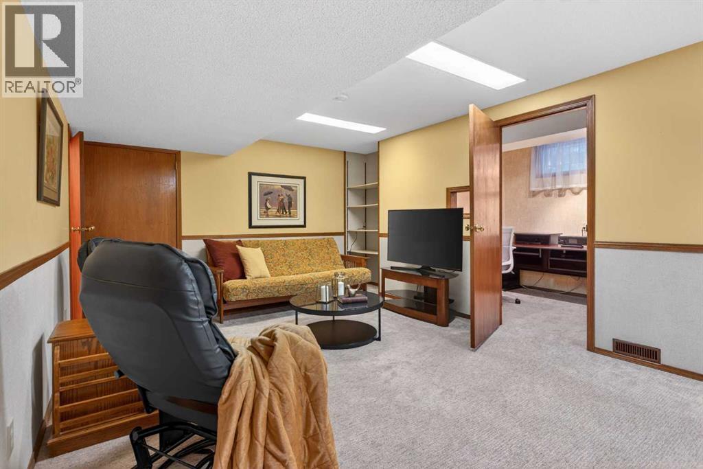 11 Sun Canyon Park Se, Calgary, Alberta  T2X 2Z2 - Photo 33 - A2276439