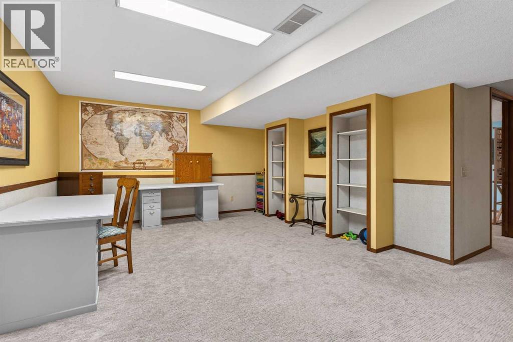 11 Sun Canyon Park Se, Calgary, Alberta  T2X 2Z2 - Photo 35 - A2276439