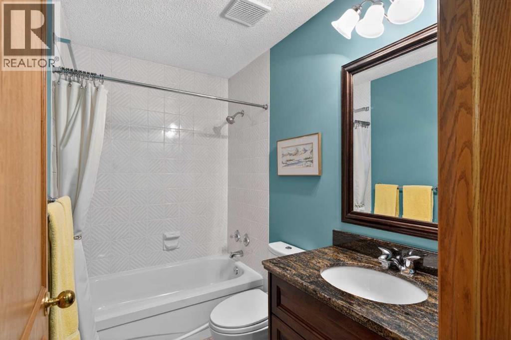 11 Sun Canyon Park Se, Calgary, Alberta  T2X 2Z2 - Photo 32 - A2276439