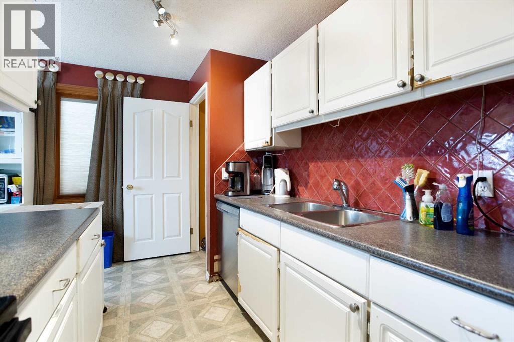 11 Ridgebrook Drive Sw, Airdrie, Alberta  T4B 1A9 - Photo 13 - A2273561