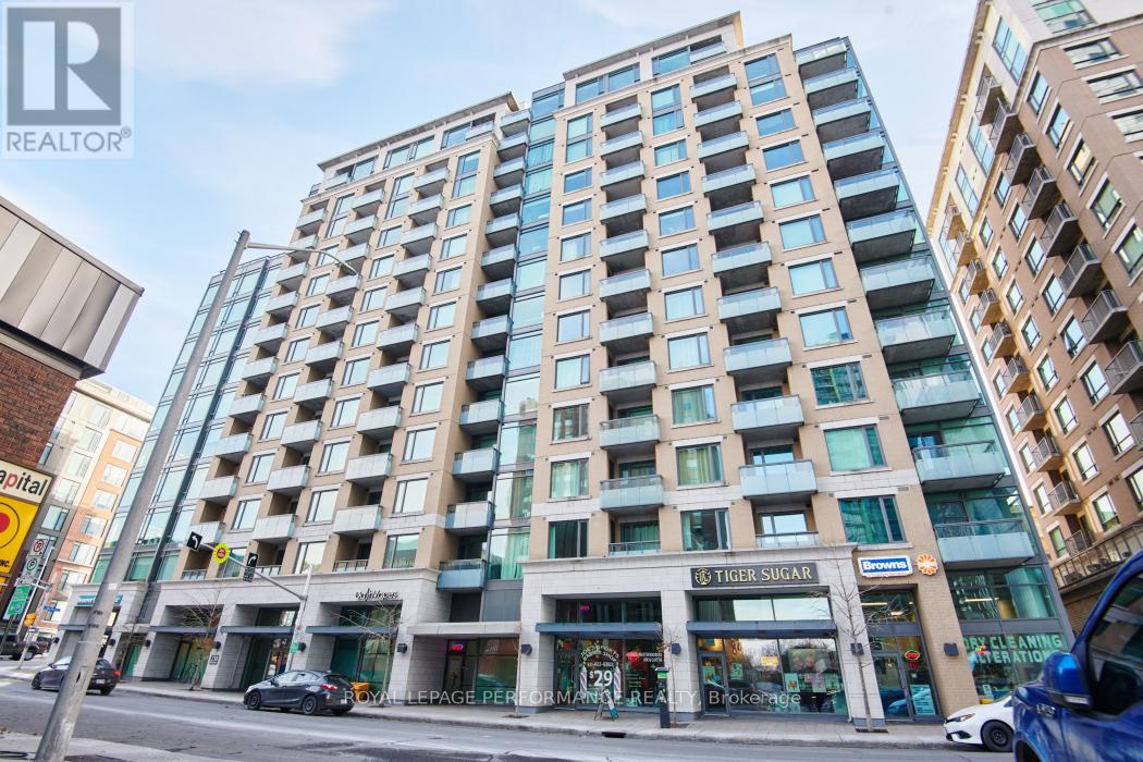 816 - 238 Besserer Street, Ottawa, Ontario  K1N 6B1 - Photo 3 - X12655164