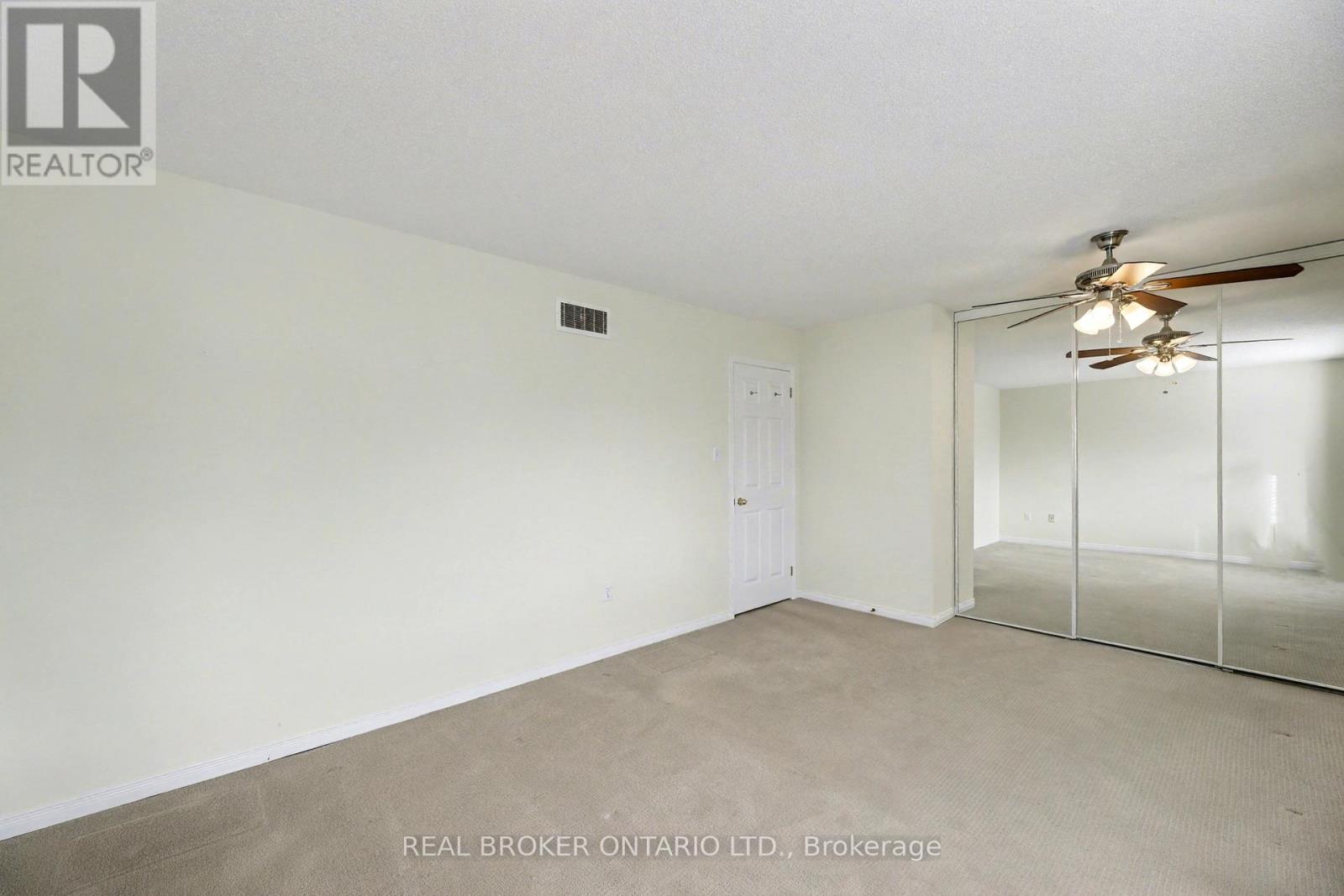 Photo 28 of 47 for 4 - 1535 Trossacks Avenue