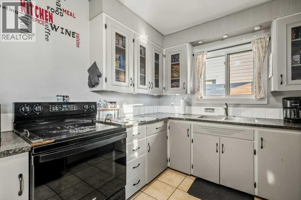 7815 36 Avenue Nw, Calgary, Alberta  T3B 1V5 - Photo 11 - A2255036