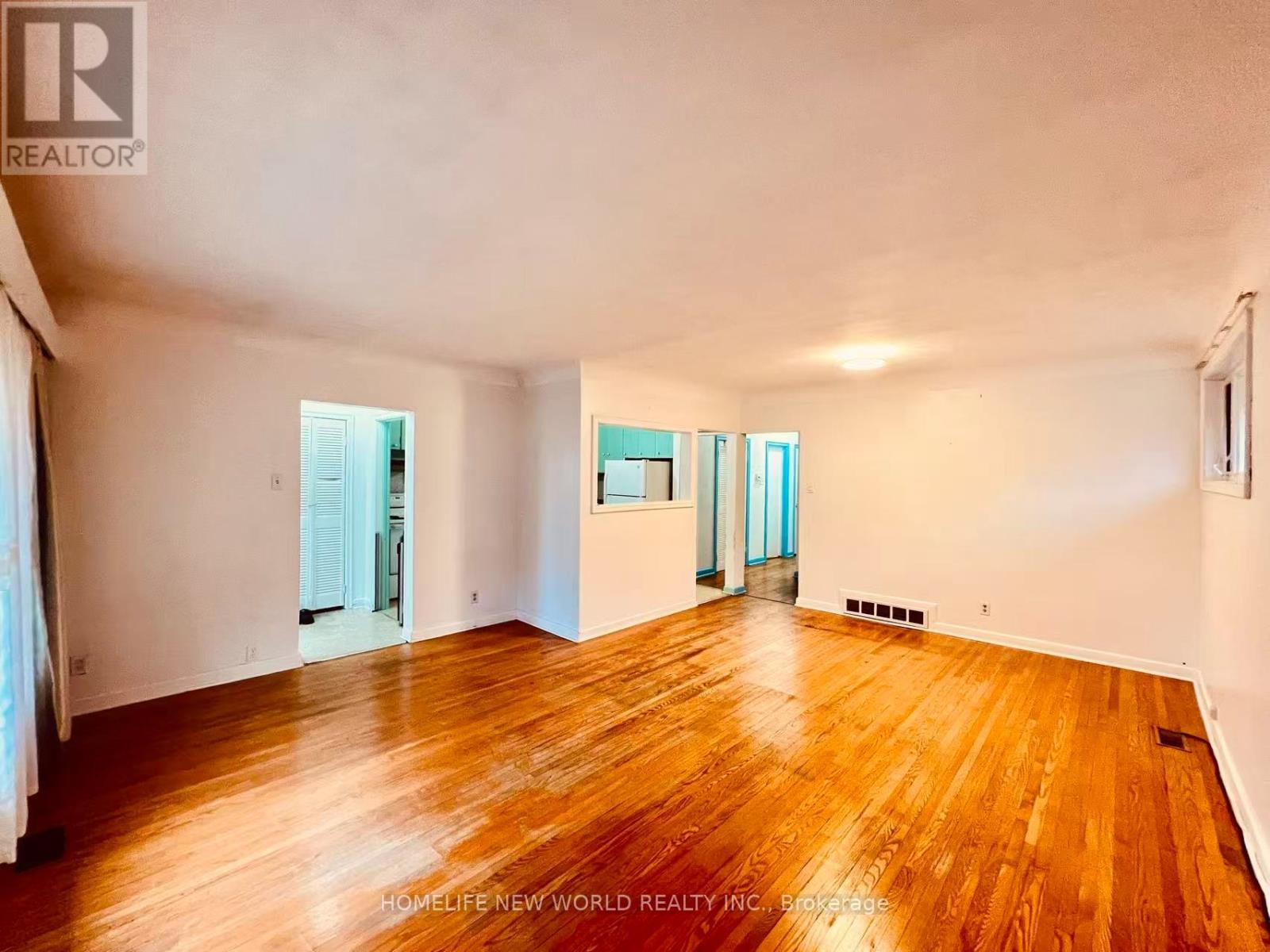 133 Budea Crescent, Toronto, Ontario  M1R 4W2 - Photo 4 - E12655144