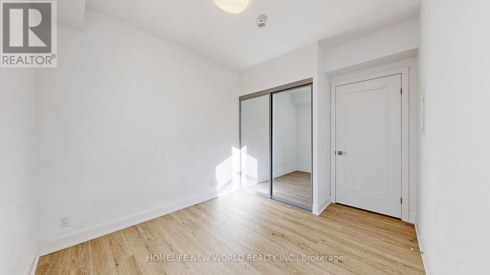 303 - 18 Water Walk Drive, Markham, Ontario L3R 6L5 - Photo 16 - N12655160