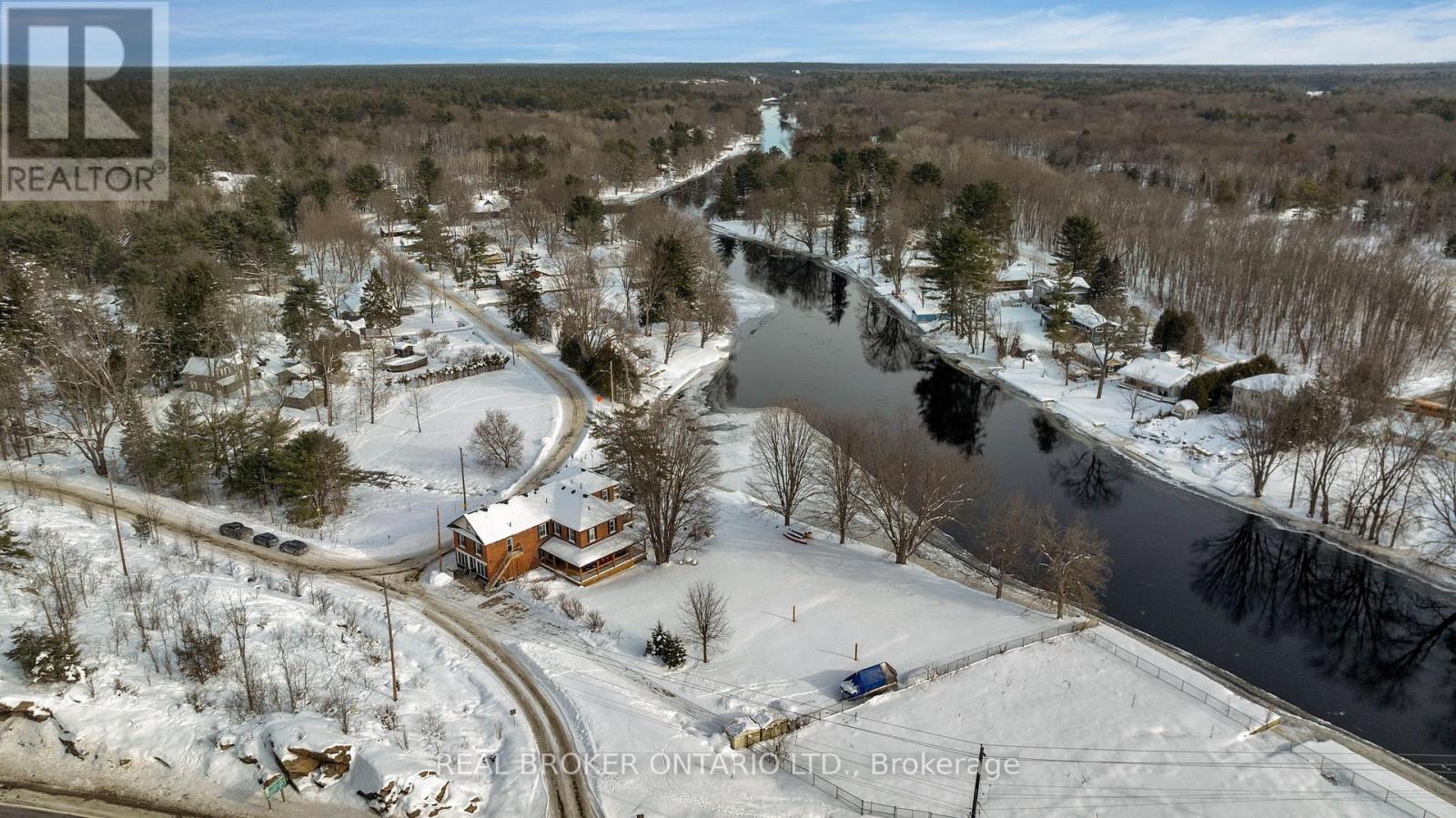 1002 Cowbell Lane N, Gravenhurst, Ontario  P0E 1N0 - Photo 2 - X12655152