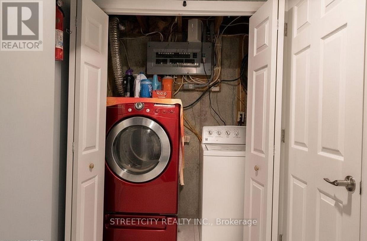 43 Renny Crescent, London South, Ontario  N6E 2C4 - Photo 11 - X12655176