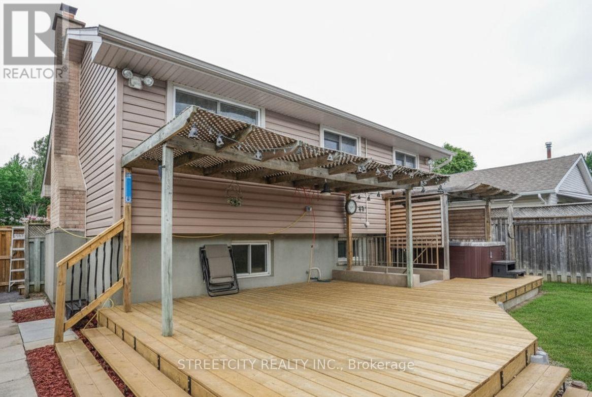 43 Renny Crescent, London South, Ontario  N6E 2C4 - Photo 12 - X12655176