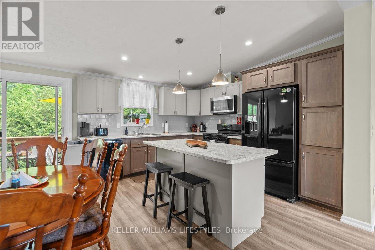 13 Kellestine Drive, Strathroy-Caradoc, Ontario  N7G 0C5 - Photo 12 - X12655182