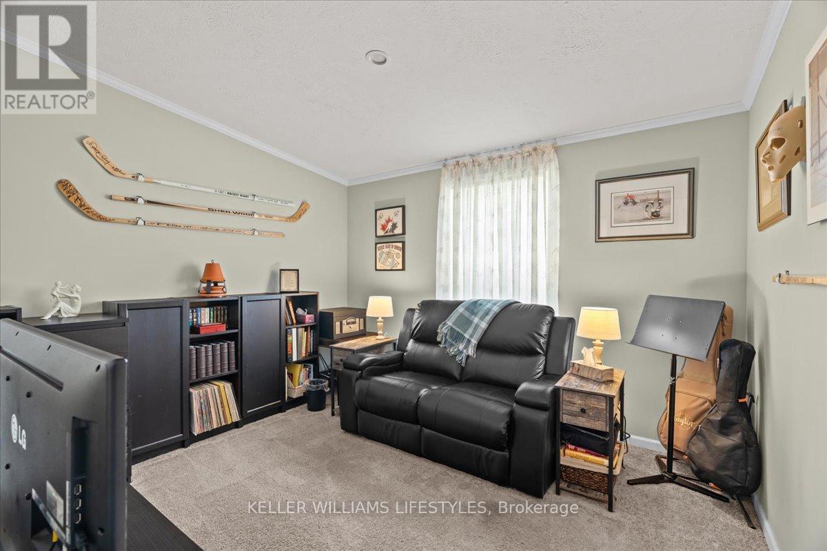 13 Kellestine Drive, Strathroy-Caradoc, Ontario  N7G 0C5 - Photo 18 - X12655182