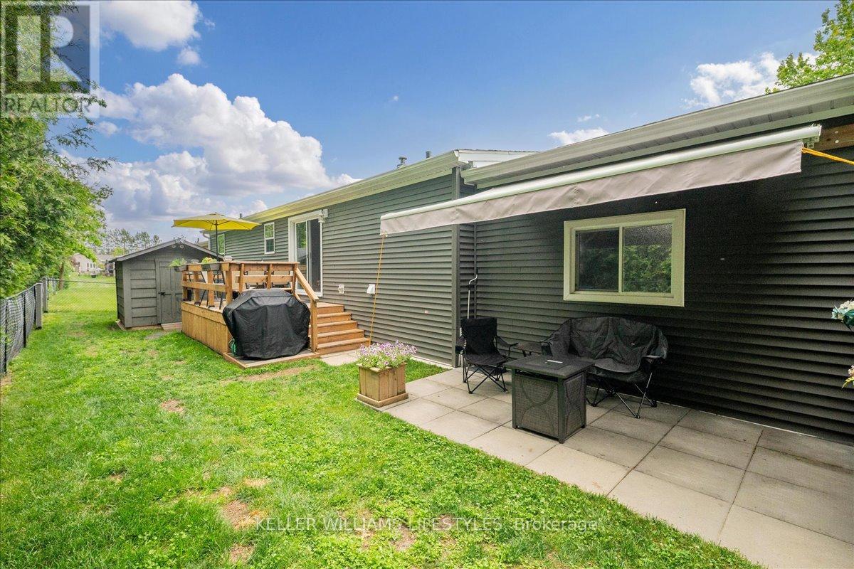 13 Kellestine Drive, Strathroy-Caradoc, Ontario  N7G 0C5 - Photo 3 - X12655182