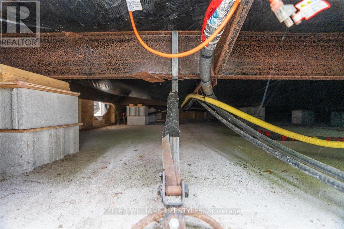 13 Kellestine Drive, Strathroy-Caradoc, Ontario  N7G 0C5 - Photo 35 - X12655182