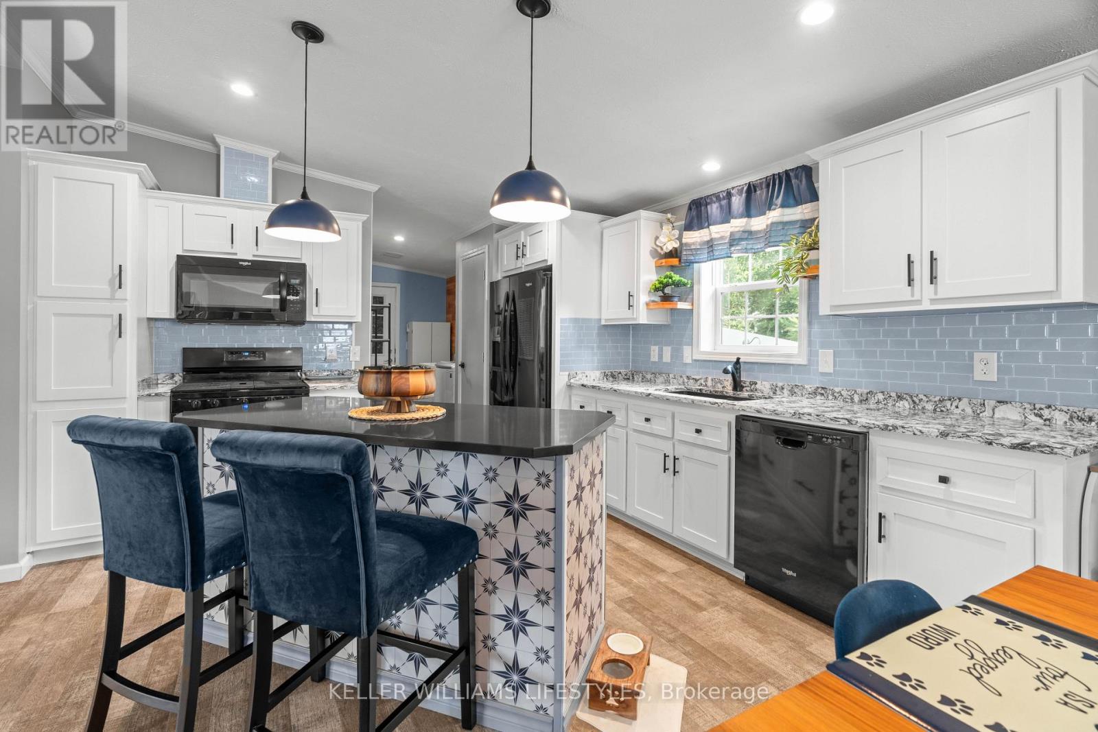 21 Kellestine Drive, Strathroy-Caradoc, Ontario  N7G 0C5 - Photo 16 - X12655188