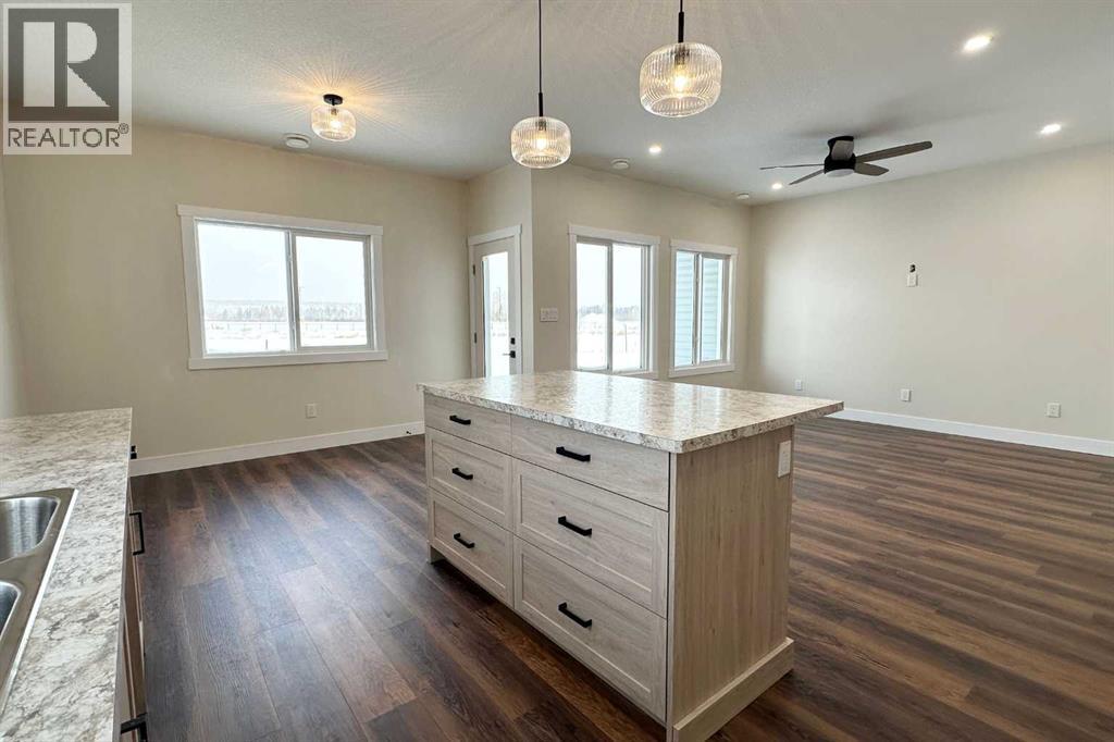 54 Lakeview Place, Whitecourt, Alberta  T7S 1T5 - Photo 7 - A2255800