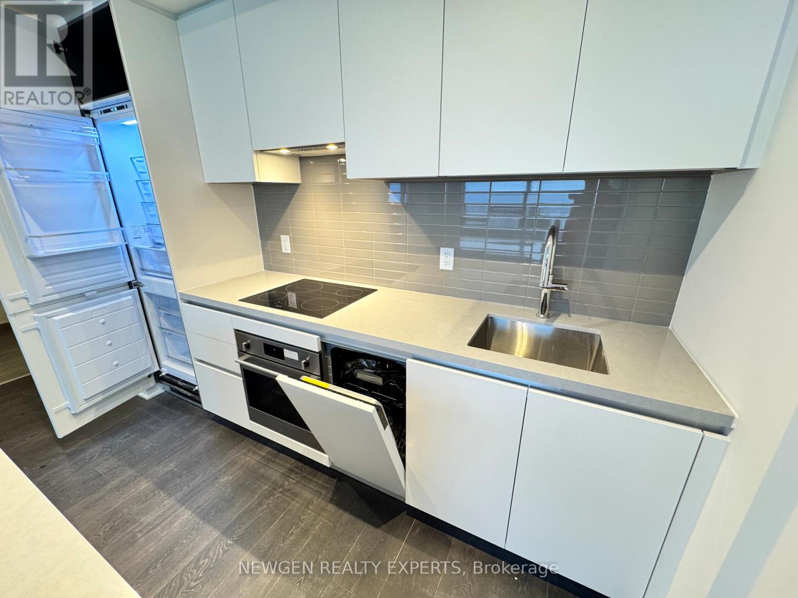 4603 - 4015 The Exchange, Mississauga, Ontario  L5B 1M7 - Photo 7 - W12651622