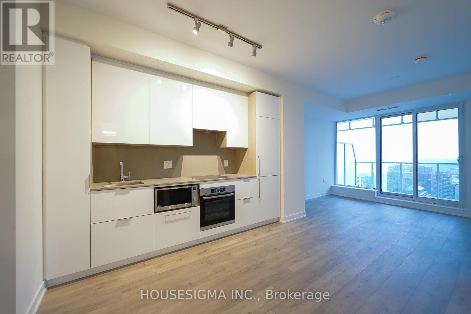 4803 - 28 Freeland Street, Toronto, Ontario  M5E 0E3 - Photo 3 - C12655198