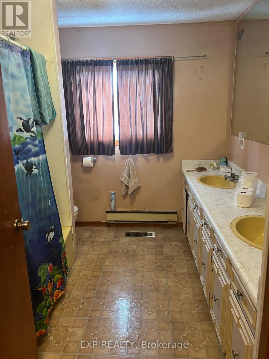 3160 Ravenshoe Road, Georgina, Ontario  L9P 1R2 - Photo 12 - N12655210