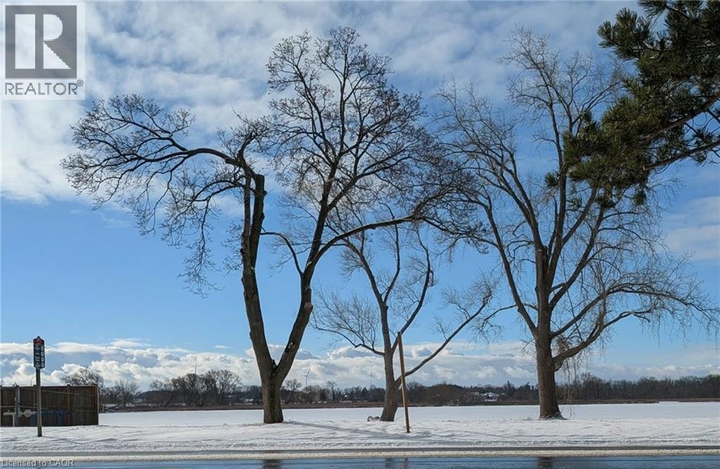 105 Main Street W, Dunnville, Ontario  N1A 3C8 - Photo 2 - 40795452