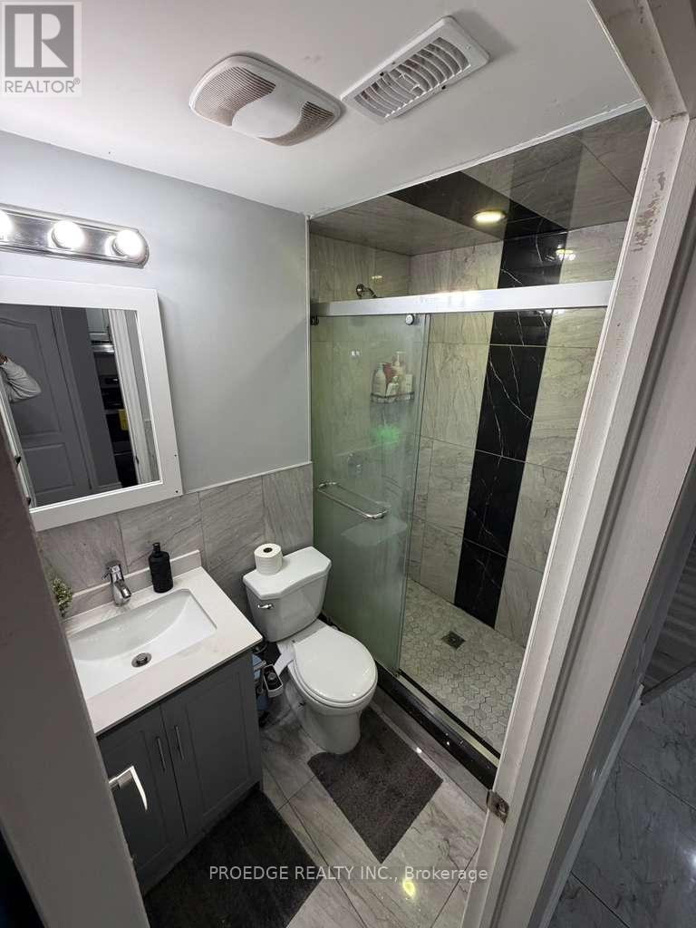 15 Troyer Street N, Brampton, Ontario  L7A 4T4 - Photo 2 - W12650362