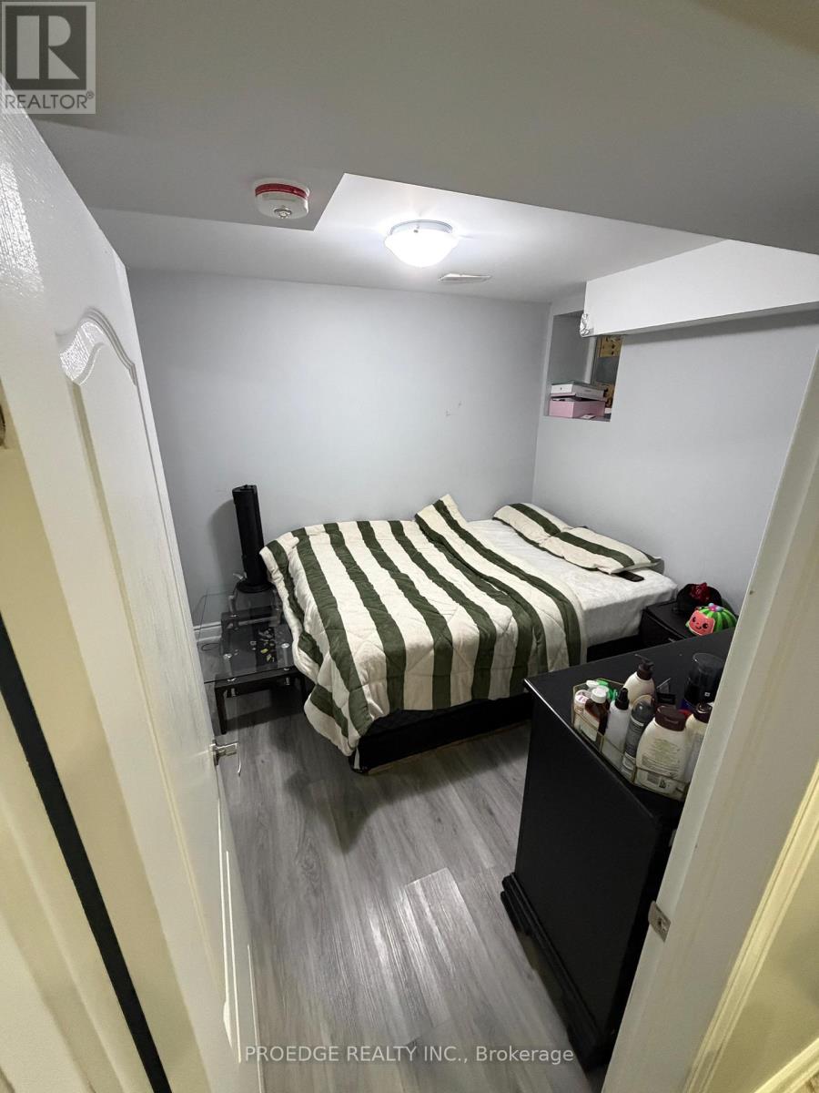 15 Troyer Street N, Brampton, Ontario  L7A 4T4 - Photo 8 - W12650362