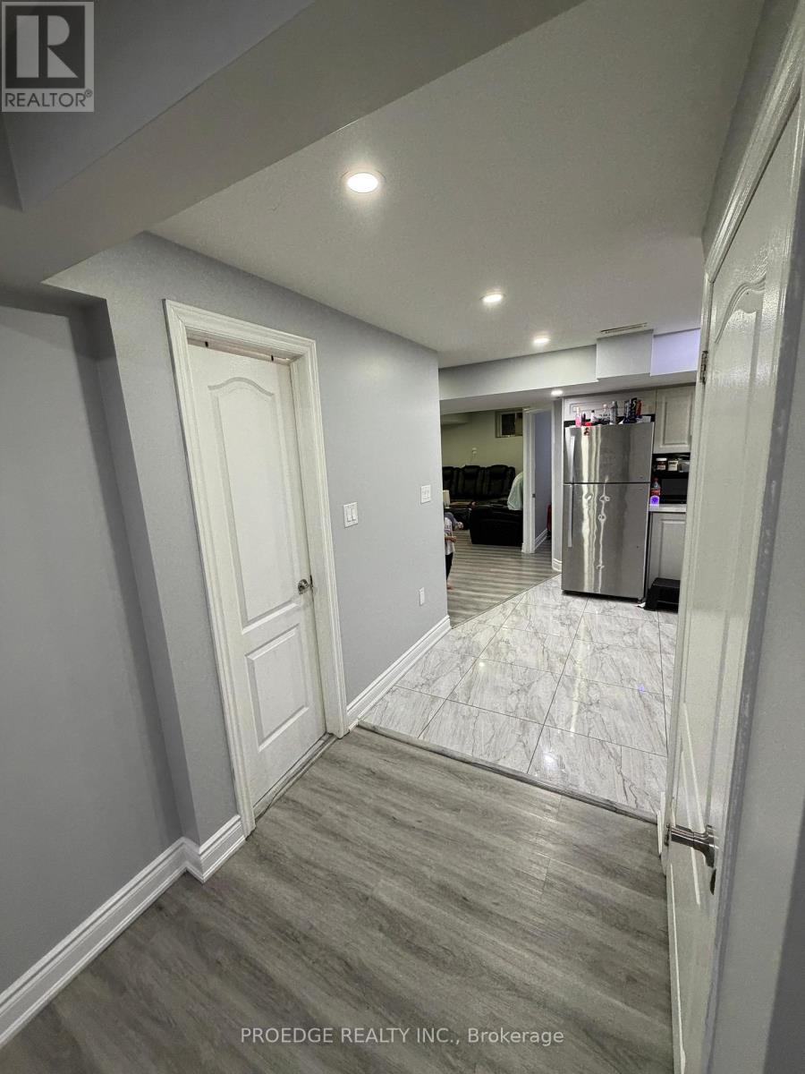 15 Troyer Street N, Brampton, Ontario  L7A 4T4 - Photo 5 - W12650362