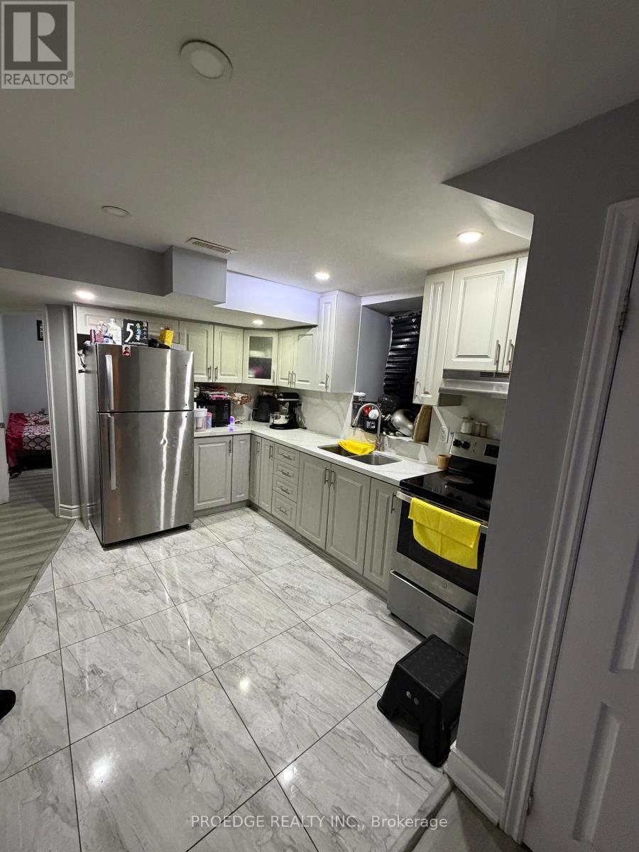 15 Troyer Street N, Brampton, Ontario  L7A 4T4 - Photo 3 - W12650362