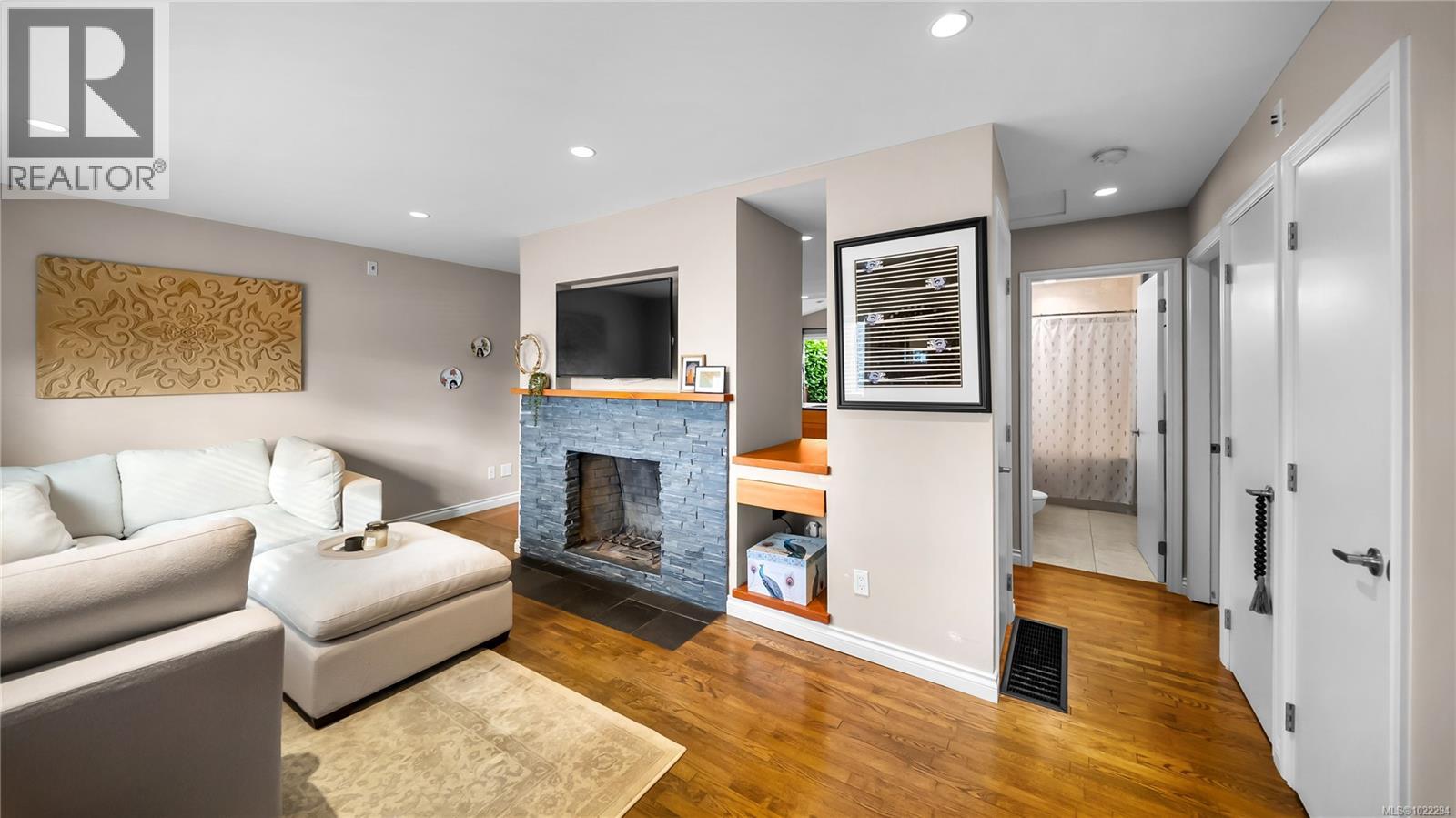 1716 Bay St, Victoria, British Columbia  V8R 2C1 - Photo 3 - 1022294