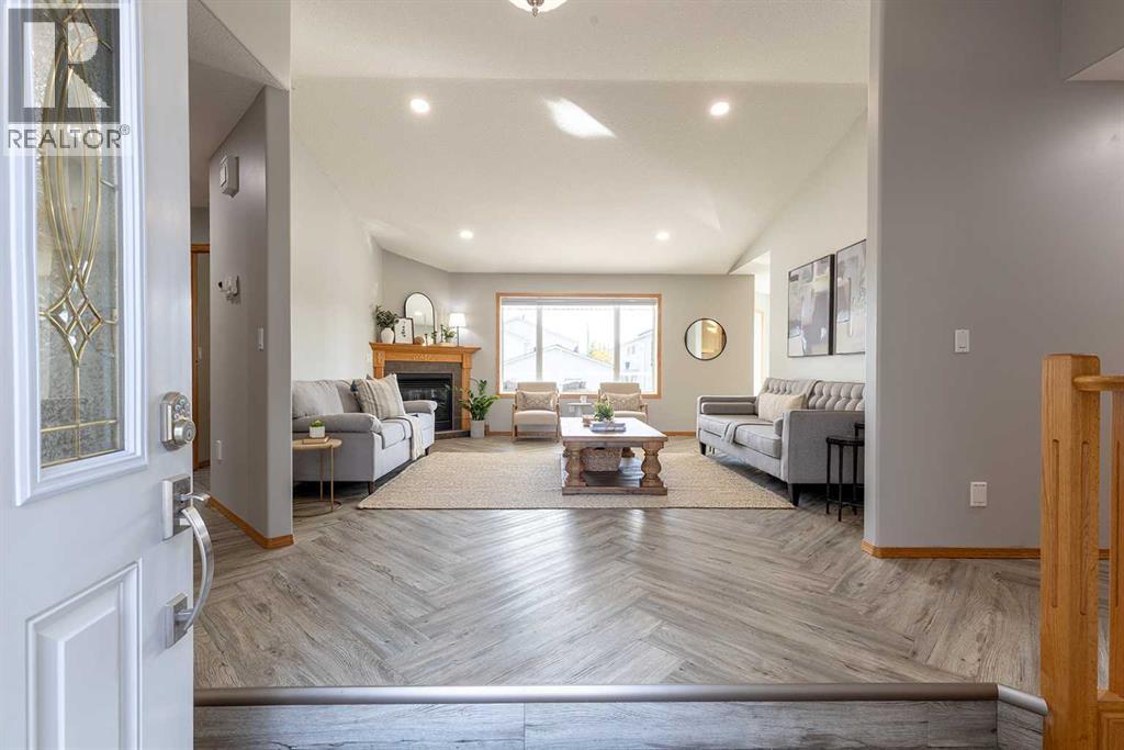 58 Cottonwood Court Sw, Medicine Hat, Alberta  T1B 4R5 - Photo 2 - A2261552