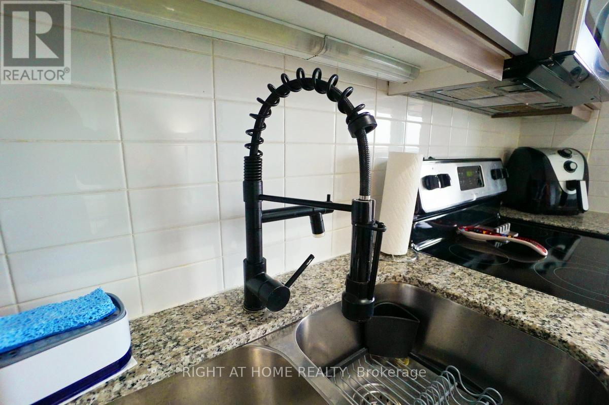 1111 - 2015 Sheppard Avenue E, Toronto, Ontario  M2J 1W6 - Photo 5 - C12655226