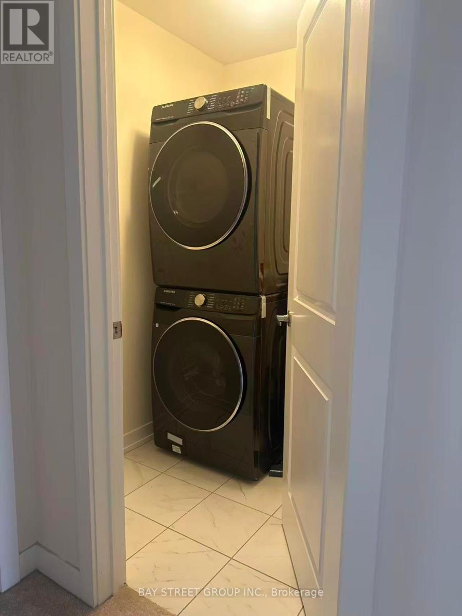 124 Old Oak Lane, Markham, Ontario  L6B 1P1 - Photo 5 - N12655230