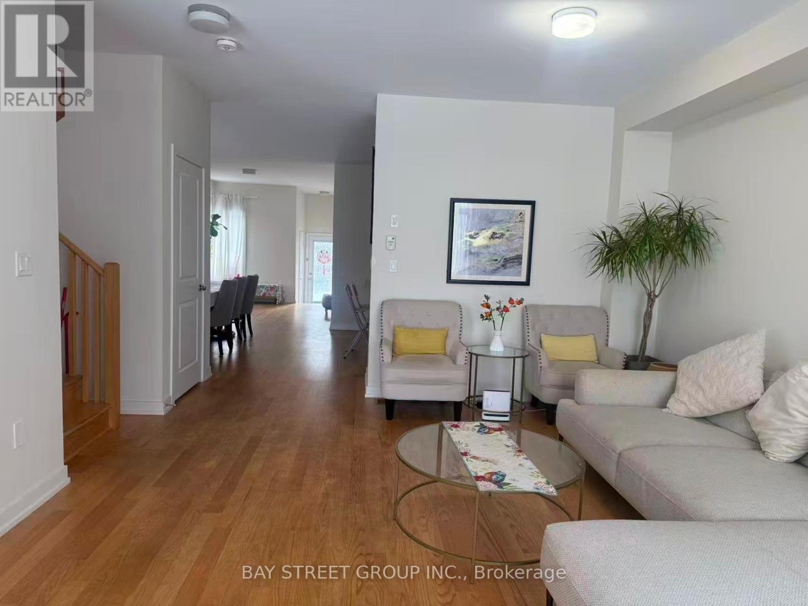 124 Old Oak Lane, Markham, Ontario  L6B 1P1 - Photo 7 - N12655230