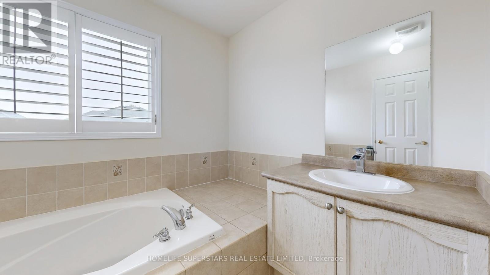 4783 Apple Blossom Circle E, Mississauga, Ontario  L5V 3C7 - Photo 27 - W12655232