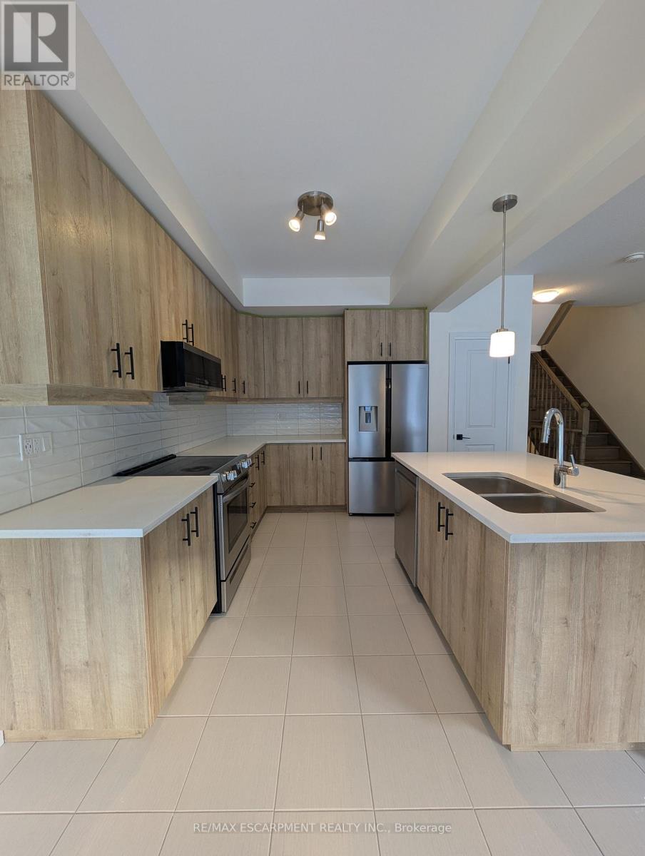 55 Southam Lane, Hamilton, Ontario  L9C 0E7 - Photo 2 - X12655224