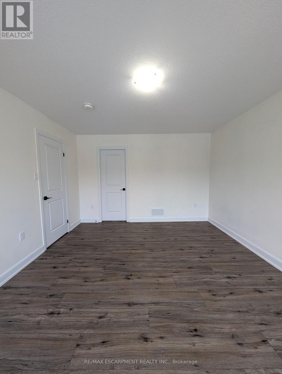 55 Southam Lane, Hamilton, Ontario  L9C 0E7 - Photo 9 - X12655224