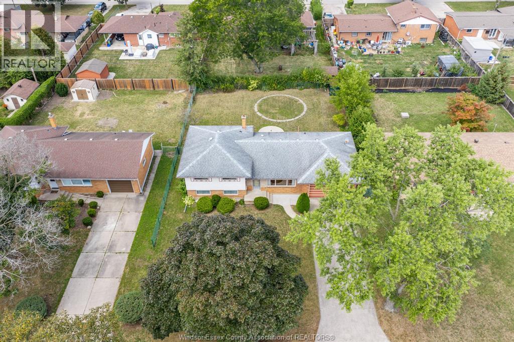 MLS# 25025193: 744 LYNN, Windsor, Canada