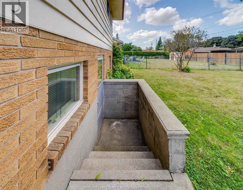 744 Lynn, Windsor, Ontario  N9G 1G7 - Photo 41 - 25025193
