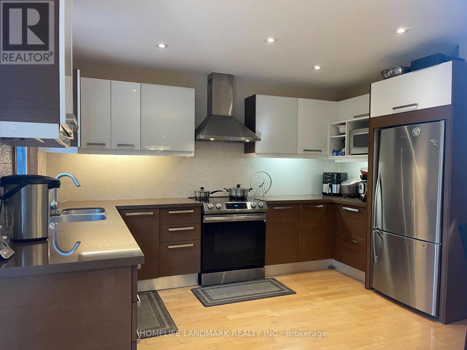 61 Mary Elizabeth Crescent, Markham, Ontario  L3R 9L4 - Photo 4 - N12655248