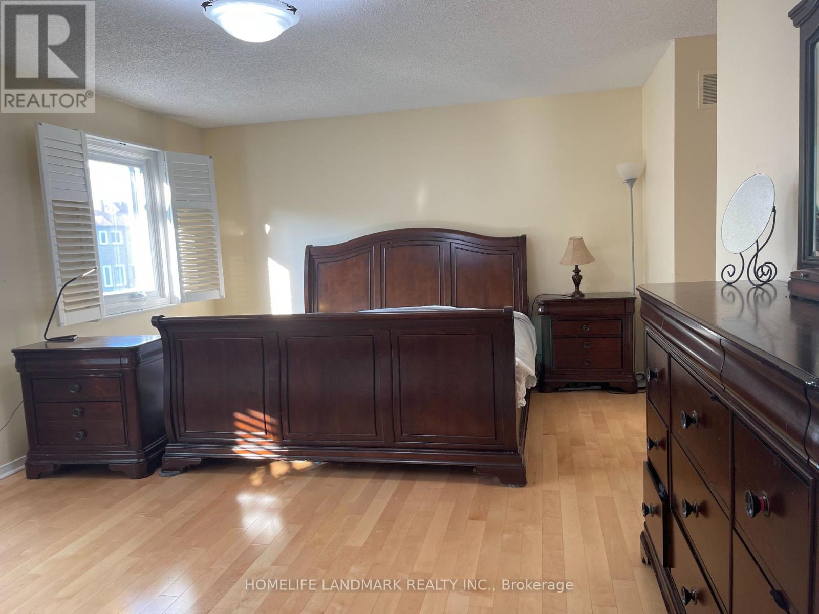 61 Mary Elizabeth Crescent, Markham, Ontario  L3R 9L4 - Photo 7 - N12655248