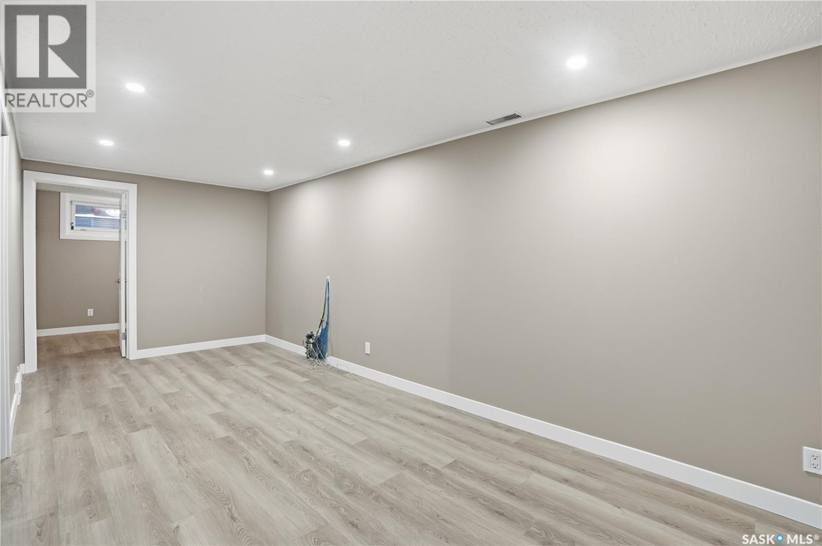 869 Macklem Drive, Saskatoon, Saskatchewan  S7L 4K1 - Photo 24 - SK026009