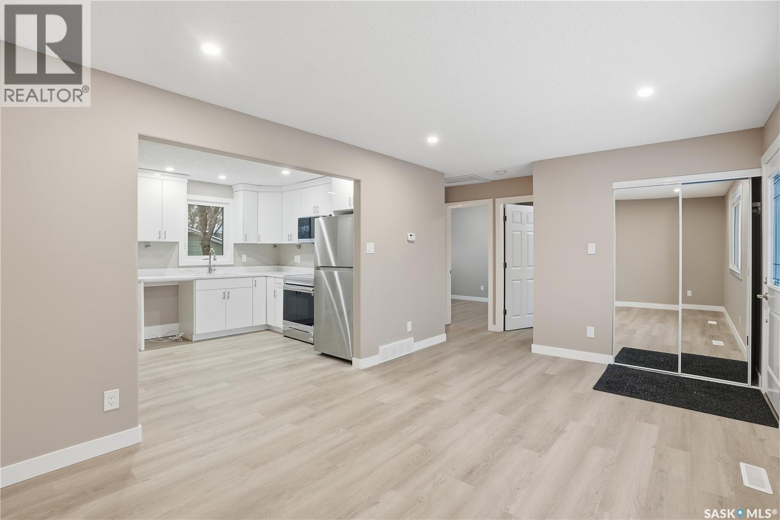 869 Macklem Drive, Saskatoon, Saskatchewan  S7L 4K1 - Photo 8 - SK026009