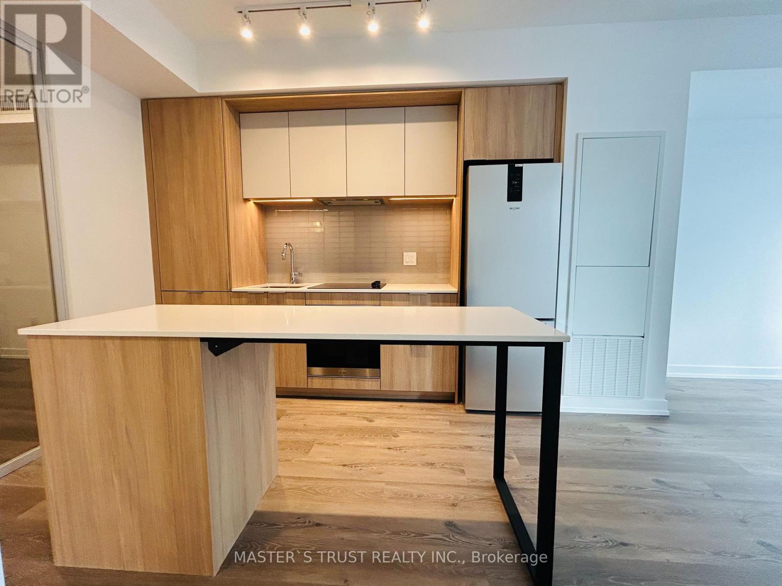 2007 - 395 Square One Drive, Mississauga, Ontario  L5B 0P6 - Photo 3 - W12655240