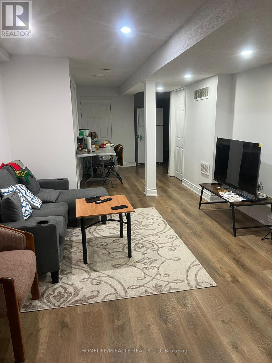 115 Tiller Trail, Brampton, Ontario  L6X 4S9 - Photo 3 - W12655242