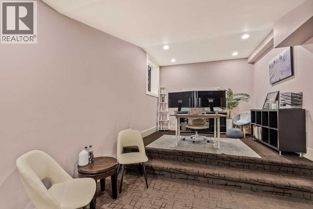 19 Sienna Ridge Bay Sw, Calgary, Alberta  T3H 3T2 - Photo 40 - A2276087