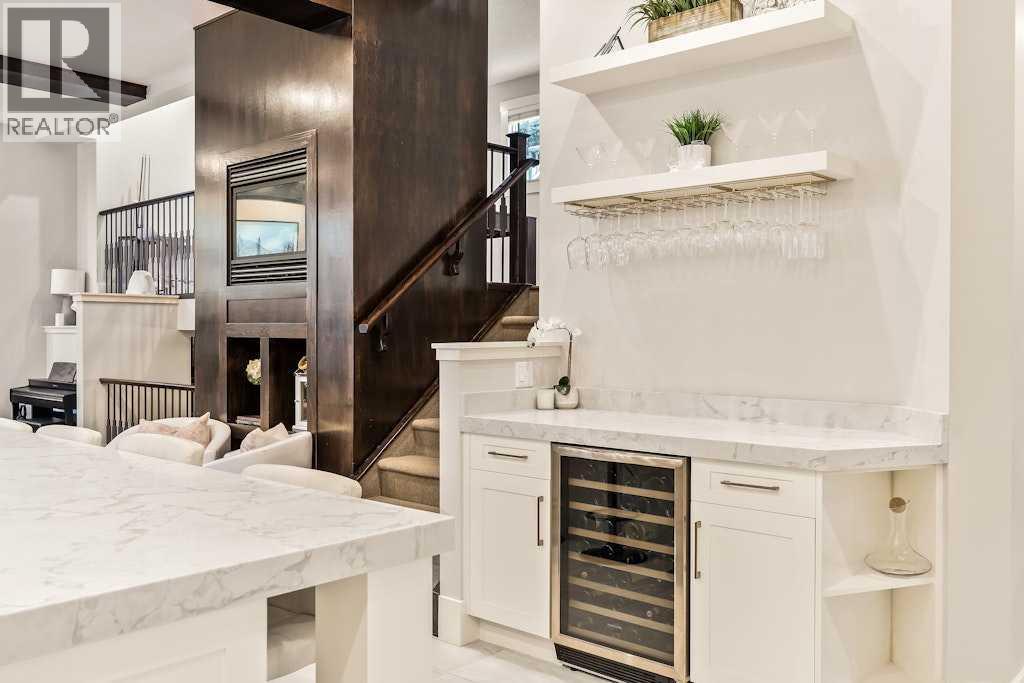 19 Sienna Ridge Bay Sw, Calgary, Alberta  T3H 3T2 - Photo 18 - A2276087