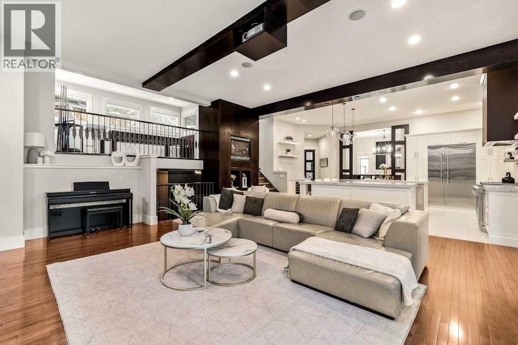 19 Sienna Ridge Bay Sw, Calgary, Alberta  T3H 3T2 - Photo 8 - A2276087